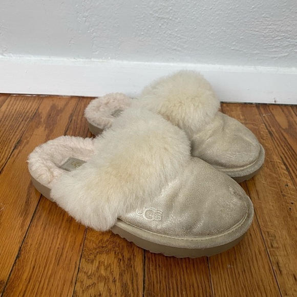 UGG Cozy Metallic Slipper Gold Girl’s Size 2 - Picture 1 of 7